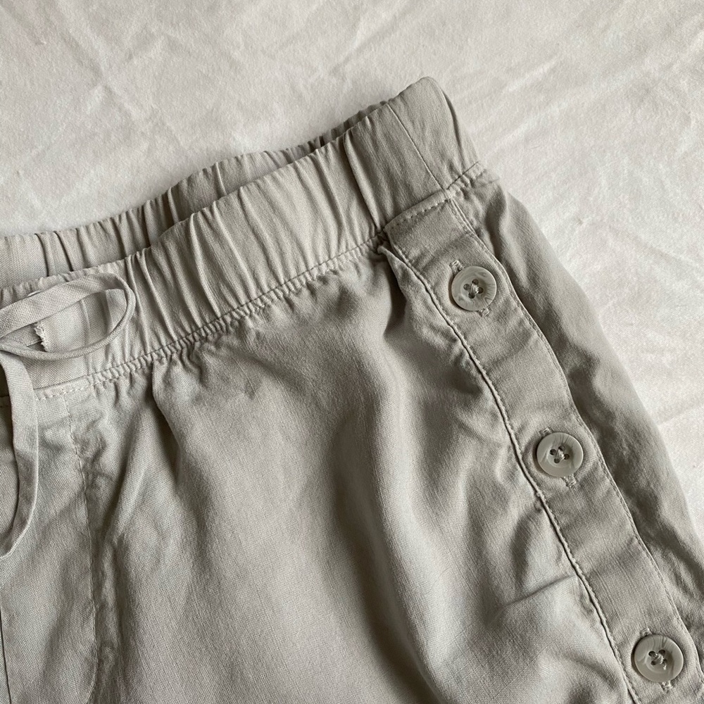 Drawstring Side Button Shorts - Picture 3 of 4